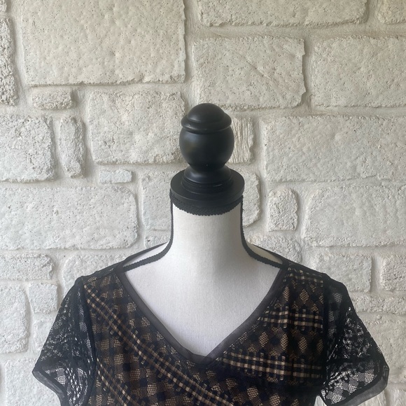BCBG Maxazaria Vicky Crop Top / Size Small - Picture 5 of 13